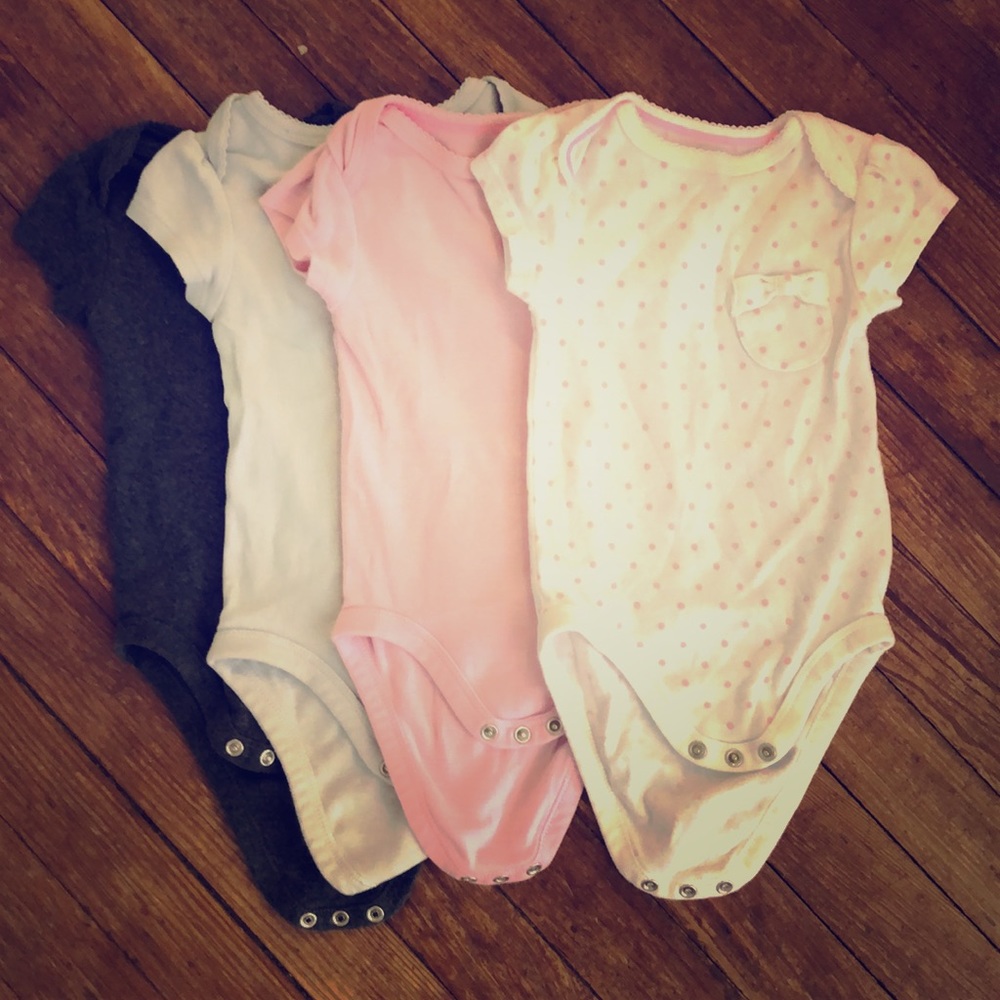Baby onesies - sz 6-9 months.